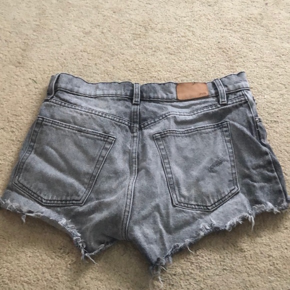 Zara Grey Denim Women’s Shorts - Picture 3 of 3